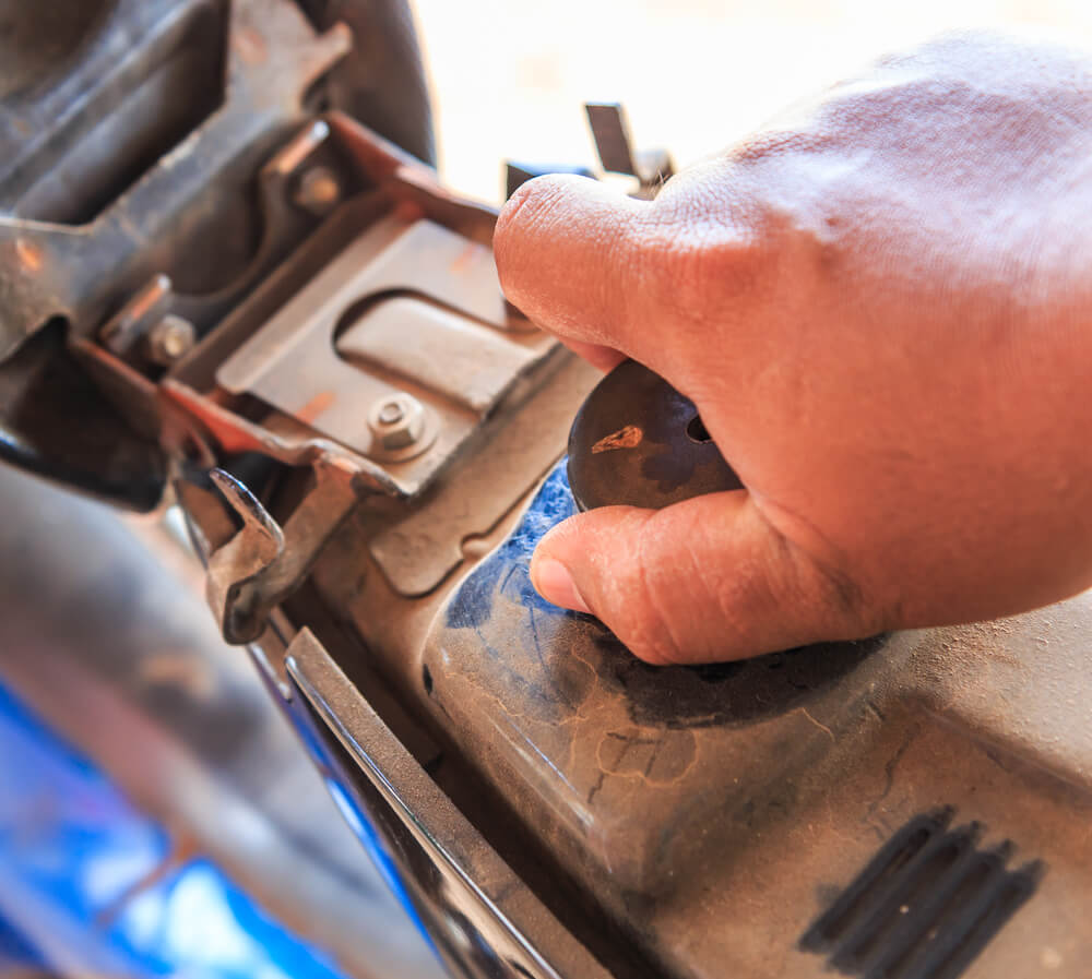 Pening oil filler cap - NOLA Automotive Repairs